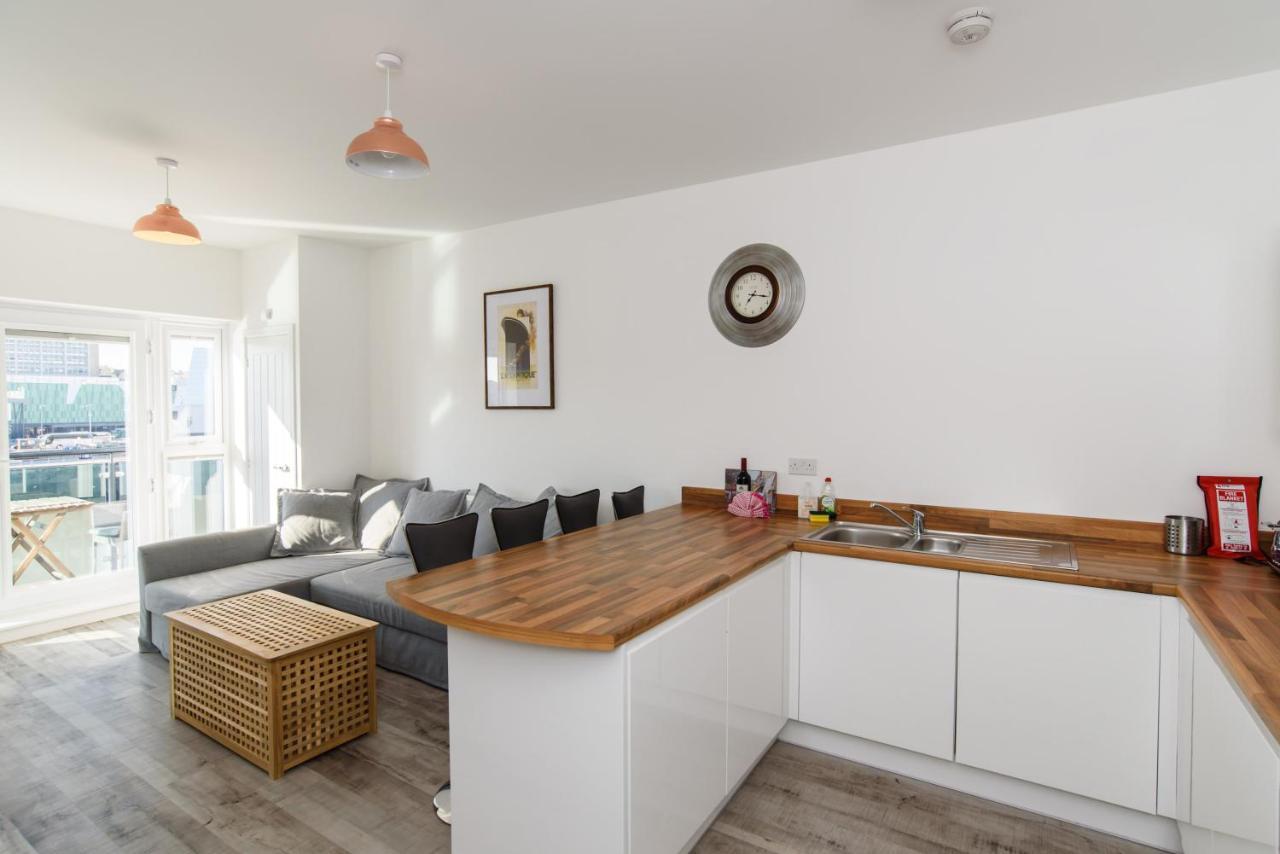 Appartement Raphael Heights à Newport  Extérieur photo