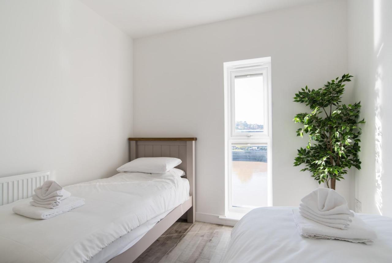 Appartement Raphael Heights à Newport  Extérieur photo